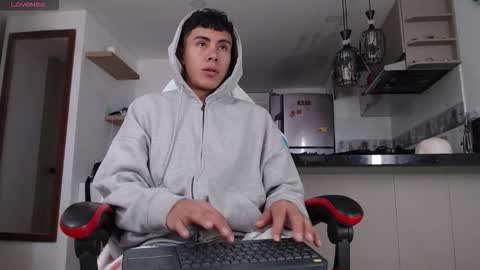 Snapshot of hot_twinks83 chatting on 10-13-25, 12:05 hot_twinks83 online show from 10-13-25, 12:05