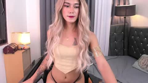 Snapshot of hotasian_janella chatting on 05-28-26, 04:15 janella and ken online show from 05-28-26, 04:15