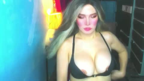 T A N Y A online show from 05-12-26, 03:03
