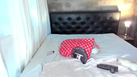 Snapshot of hotbabymaria chatting on 06-19-26, 12:15 maria online show from 06-19-26, 12:15