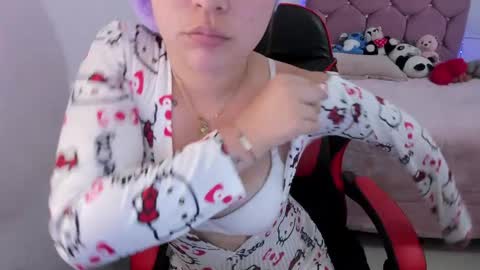 Snapshot of hotbbcwife chatting on 05-11-26, 07:11 lesly and ander online show from 05-11-26, 07:11
