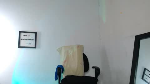 Alex Neon online show from 09-11-25, 01:49