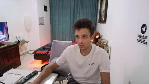 Hotboyshorny online show from 01-31-26, 07:11