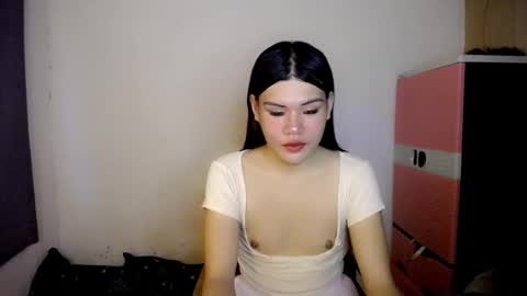Snapshot of hotbunnyrainx chatting on 06-08-26, 09:09 rain online show from 06-08-26, 09:09