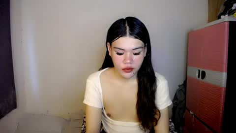 Snapshot of hotbunnyrainx chatting on 06-24-26, 07:51 rain online show from 06-24-26, 07:51