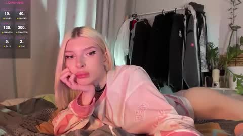 hotchubently online show from 10-20-25, 06:08