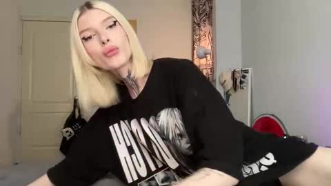 hotchubently online show from 10-30-25, 08:38