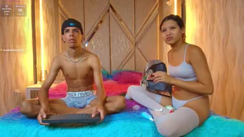 hotcouple_222 online show from 10-15-25, 07:30