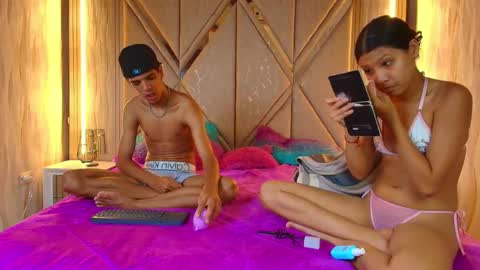 hotcouple_222 online show from 11-06-25, 07:42