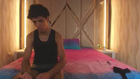 hotcouple_222 online show from 03-10-26, 07:35