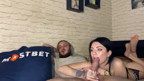 YounHotCouple online show from 02-11-25, 01:30