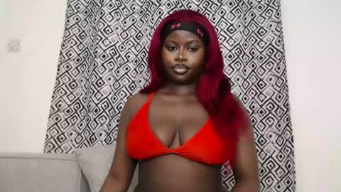 Snapshot of hotcurvykeisha chatting on 10-21-25, 05:41 Hotcurvykeisha online show from 10-21-25, 05:41
