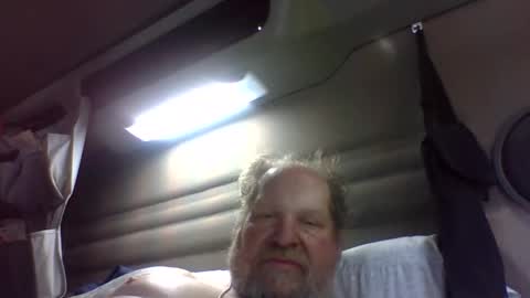Snapshot of hotdad10 chatting on 04-11-26, 04:33 hotdad10 online show from 04-11-26, 04:33