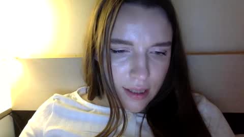 Snapshot of hoteffy chatting on 12-19-24, 11:14 effy online show from 12-19-24, 11:14