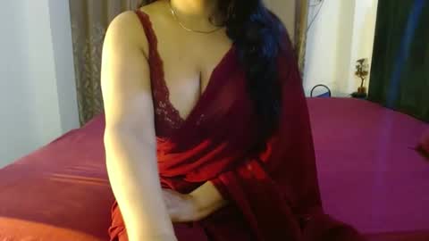 Snapshot of hoteliza6 chatting on 02-14-25, 06:29 Eliza i dont show face in any show online show from 02-14-25, 06:29