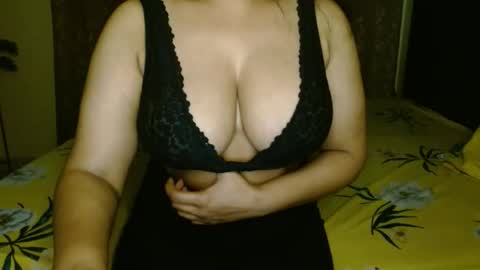 Snapshot of hoteliza6 chatting on 04-24-26, 08:44 Eliza i dont show face in any show online show from 04-24-26, 08:44