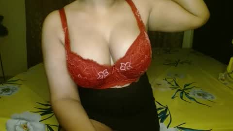 Snapshot of hoteliza6 chatting on 05-18-26, 08:03 Eliza i dont show face in any show online show from 05-18-26, 08:03