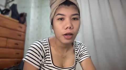 Snapshot of hotestpinayxxx chatting on 04-05-26, 03:15 hotestpinayxxx online show from 04-05-26, 03:15