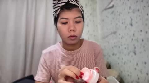 Snapshot of hotestpinayxxx chatting on 04-06-26, 05:52 hotestpinayxxx online show from 04-06-26, 05:52