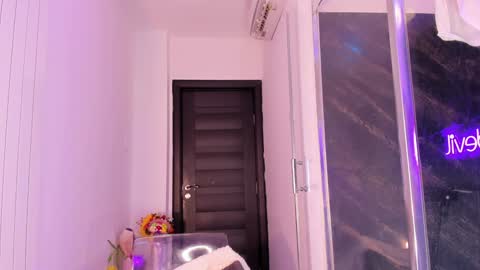 Snapshot of hotfallingdevil chatting on 03-08-26, 07:23 hotfallingdevil online show from 03-08-26, 07:23