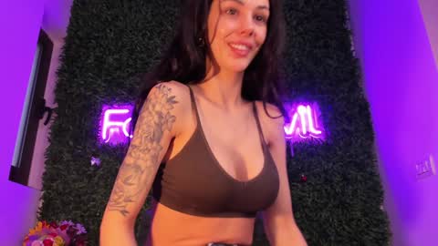 Snapshot of hotfallingdevil chatting on 03-19-26, 05:44 hotfallingdevil online show from 03-19-26, 05:44