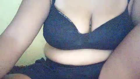 Snapshot of hotflowerclit chatting on 06-17-26, 12:57 hotflowerclit online show from 06-17-26, 12:57