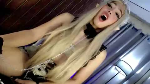 hotfucking_queen1111 online show from 06-02-26, 08:05