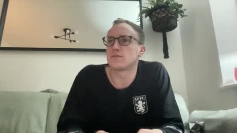 hotholby86 online show from 01-12-25, 08:47