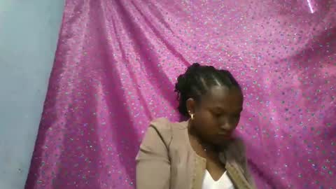 veronique online show from 11-17-25, 03:12