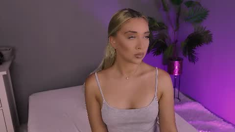 Maria online show from 06-25-26, 12:09