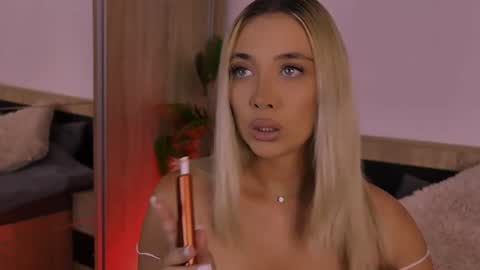 Maria online show from 08-06-26, 12:18