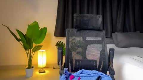 Snapshot of hotkatness chatting on 09-11-25, 10:59 Kate stream 1200 pm -800 pm UTC 7 online show from 09-11-25, 10:59