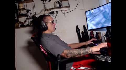 hotkinkytat online show from 11-12-25, 12:49