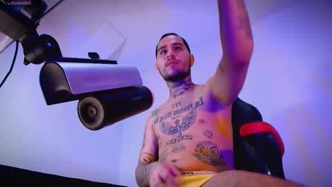 Snapshot of hotlatinox20cm chatting on 03-15-26, 06:03 HoTLatinoX20CM online show from 03-15-26, 06:03