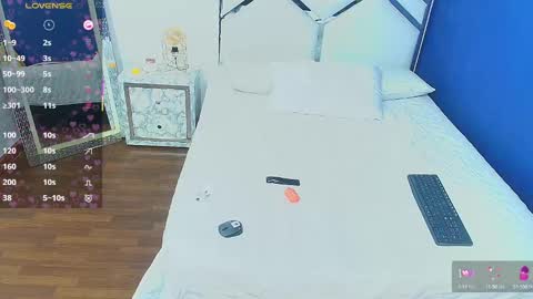 Snapshot of hotlittlechill chatting on 02-13-25, 01:05 hotlittlechill online show from 02-13-25, 01:05