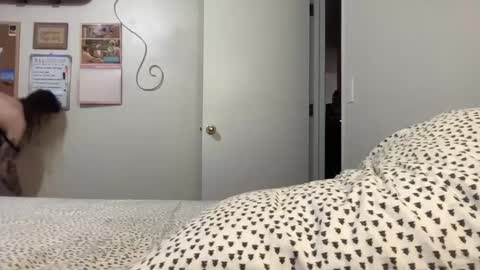 Snapshot of hotmama6666 chatting on 12-02-24, 02:53 Annabelle online show from 12-02-24, 02:53