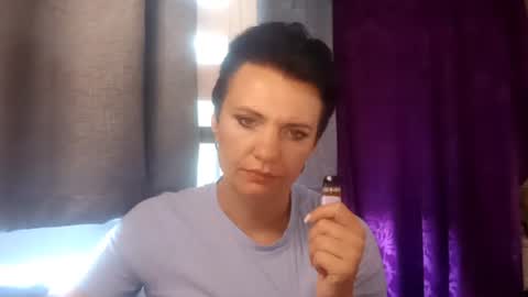hotmamaqueen234 online show from 08-07-26, 10:28
