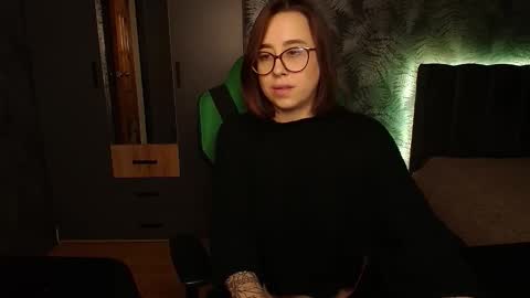hotmariella online show from 02-12-25, 02:10