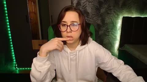 hotmariella online show from 02-21-25, 01:22
