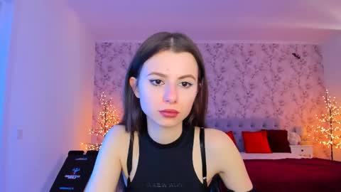 hotmolly_ online show from 04-15-26, 09:49