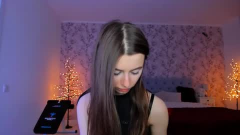 hotmolly_ online show from 05-17-26, 06:48