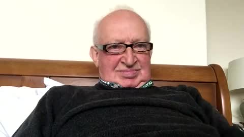 Snapshot of hotmuff99 chatting on 10-14-25, 02:40 hotmuff99 online show from 10-14-25, 02:40