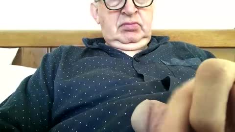 Snapshot of hotmuff99 chatting on 10-25-25, 08:00 hotmuff99 online show from 10-25-25, 08:00