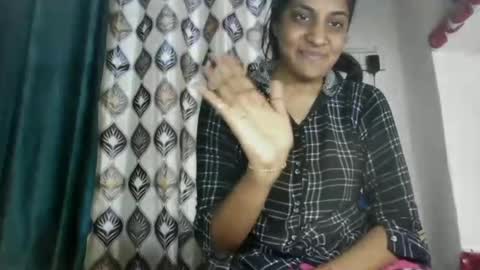 lola online show from 12-25-24, 10:17