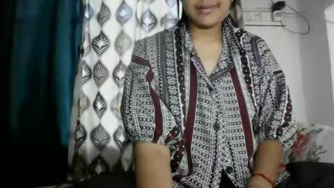 Snapshot of hotnsweetindian chatting on 03-27-26, 05:13 lola online show from 03-27-26, 05:13