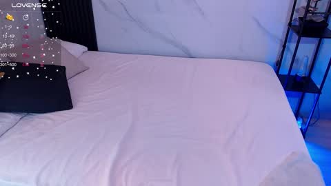 Snapshot of hotpawgmilf chatting on 01-12-25, 05:56 Sussy Bloom online show from 01-12-25, 05:56