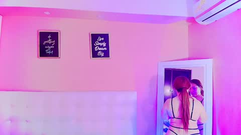 Snapshot of hotpawgmilf chatting on 01-30-25, 12:37 Sussy Bloom online show from 01-30-25, 12:37