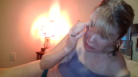 Snapshot of hotpepperrose chatting on 03-10-25, 11:38 hotpepperose online show from 03-10-25, 11:38