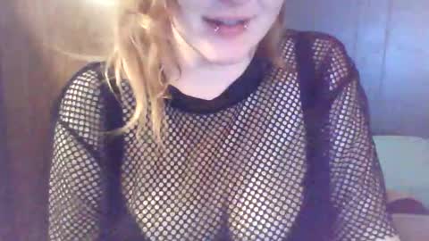 hotredhead666 online show from 01-19-26, 05:44