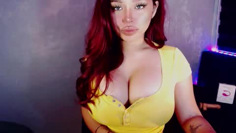 Snapshot of hotsexyhugetrans chatting on 12-22-25, 01:13 Marga Avery online show from 12-22-25, 01:13